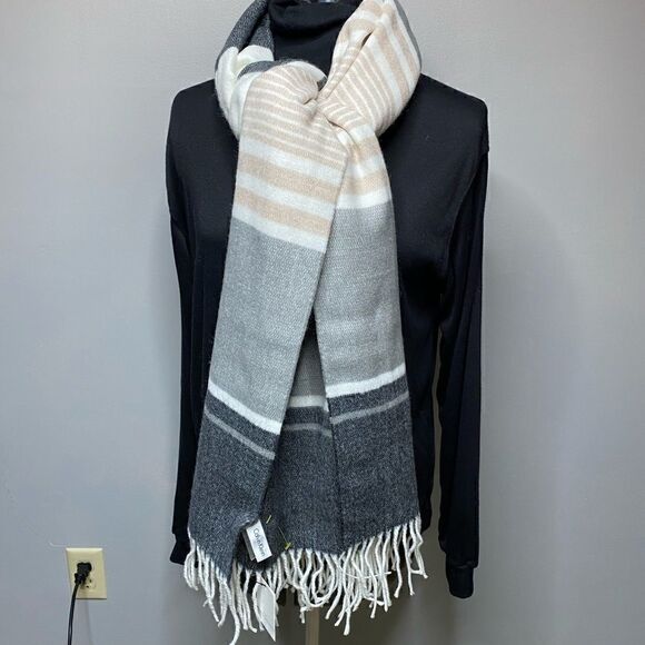 Calvin Klein Scarf wrap grey ivory beige striped 76 x 24 + fringe soft NWT - Picture 10 of 14